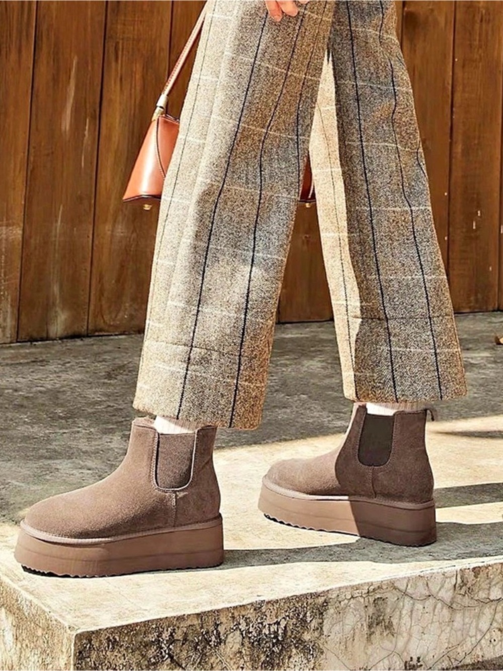 Athlefit Classic Platform Chelsea Boots
